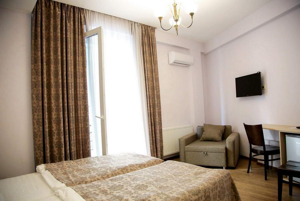 Hotel Feri Тбилиси Экстерьер фото