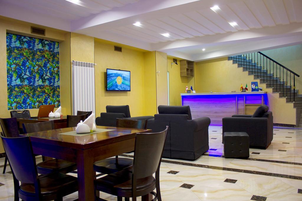 Hotel Feri Тбилиси Экстерьер фото