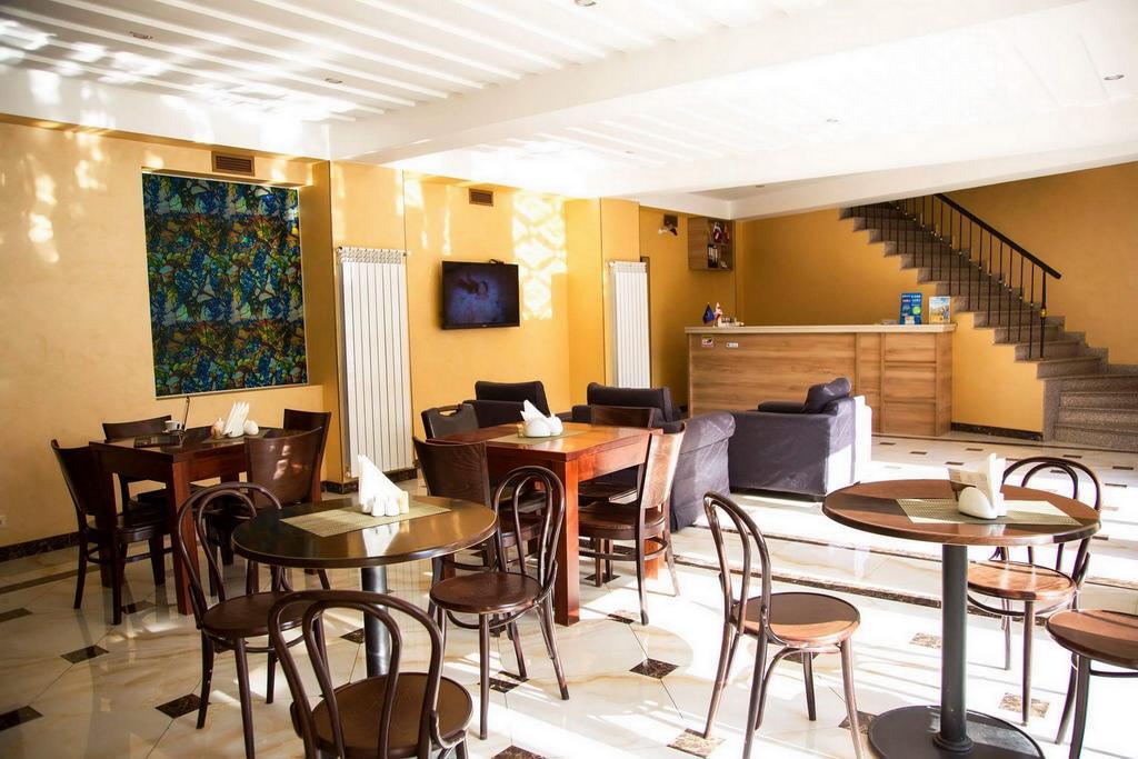 Hotel Feri Тбилиси Экстерьер фото